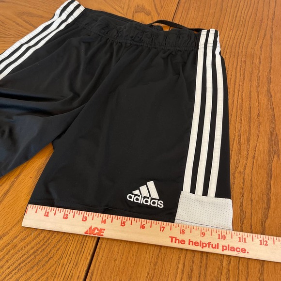 Adidas Classic Shorts Aeroready Men Sz S rarely used - Picture 3 of 7